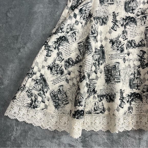 Hot Topic Thorn & Fable NWT Alice in Wonderland Looking Glass Suspender Skirt 2X - Picture 3 of 16